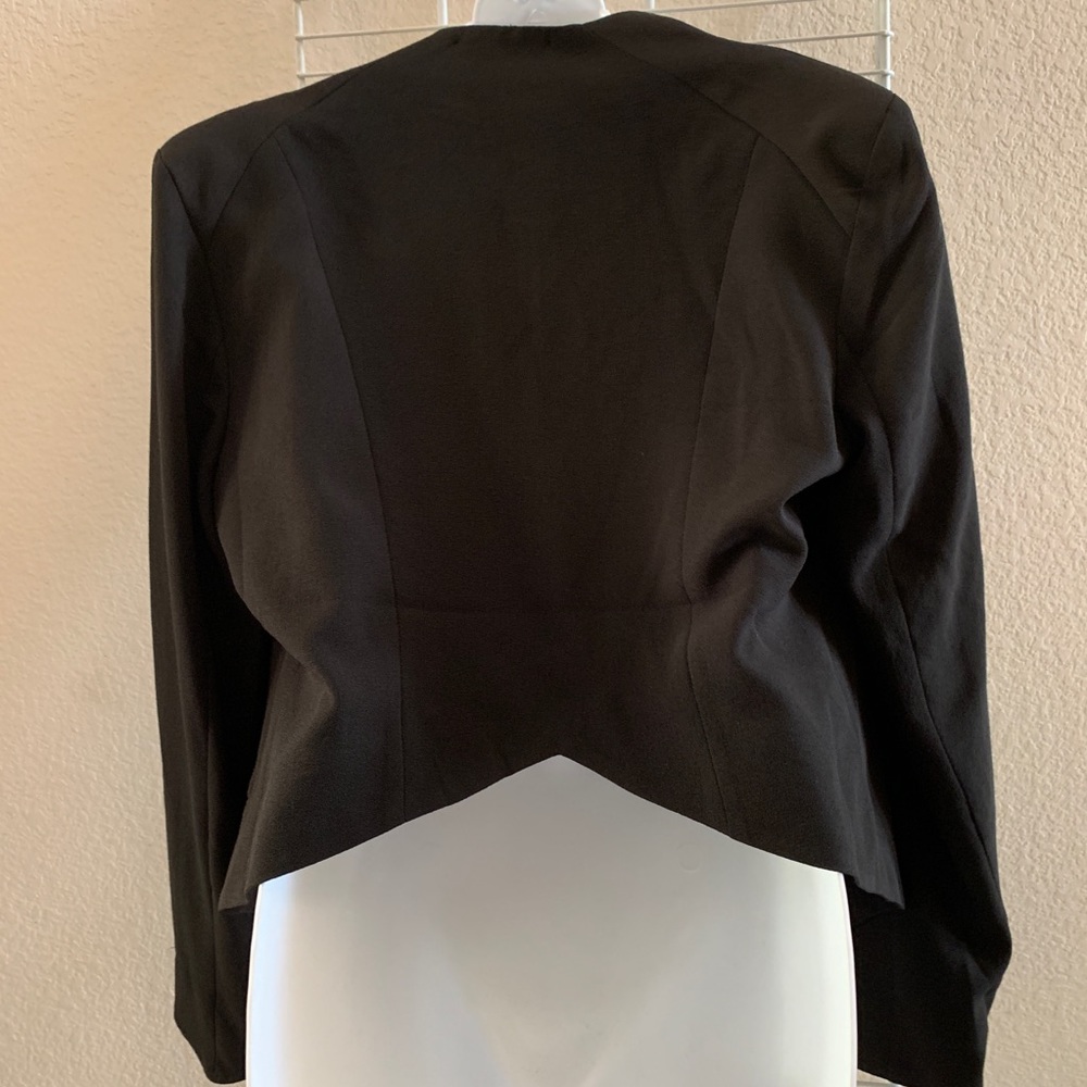 black jacket - Picture 2 of 6